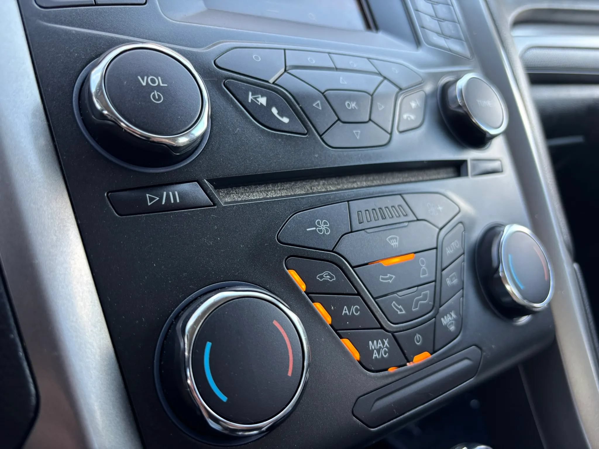 Used 2018 Ford Fusion S FWD image 28