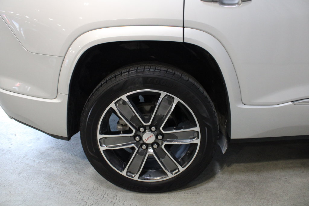 Used 2019 GMC Acadia Denali AWD/4WD image 30