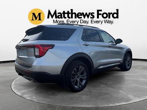 Used 2025 Ford Explorer Active w/ Active Comfort Package image 5