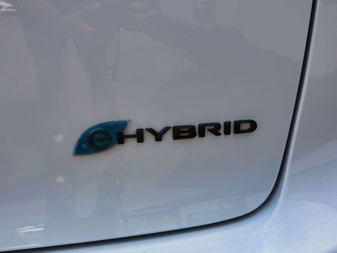 Used 2024 Chrysler Pacifica Limited FWD image 55