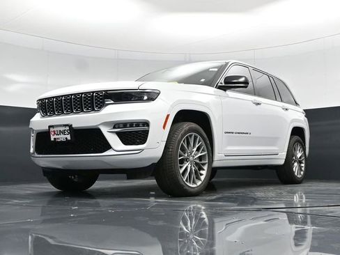 Used 2024 Jeep Grand Cherokee Summit AWD/4WD image 59