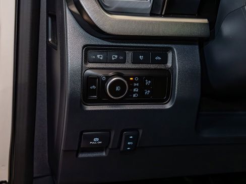 Used 2024 Ford F350 Platinum image 17