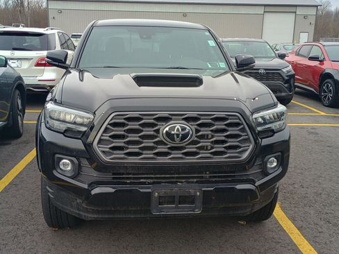 Used 2023 Toyota Tacoma TRD Sport image 2