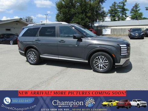Used 2026 Hyundai Palisade SEL FWD image 3