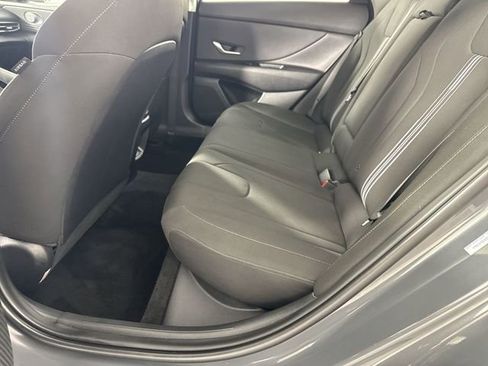 Used 2025 Hyundai Elantra SEL FWD image 23