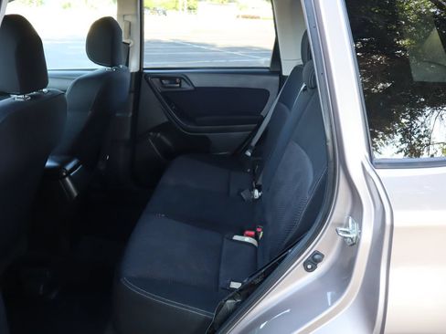 Used 2015 Subaru Forester 2.5i Premium AWD/4WD image 20