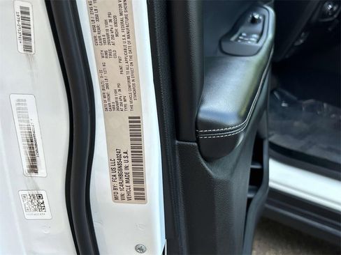 Used 2022 Jeep Grand Cherokee Limited image 37