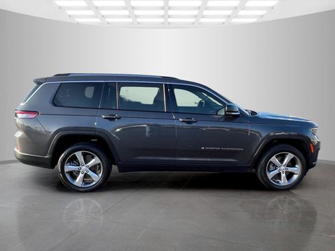 Used 2022 Jeep Grand Cherokee L Limited image 3