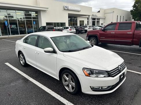 Used 2015 Volkswagen Passat 1.8T Limited Edition FWD image 6