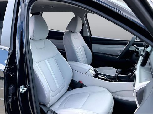 Certified 2025 Hyundai Tucson SEL FWD image 9