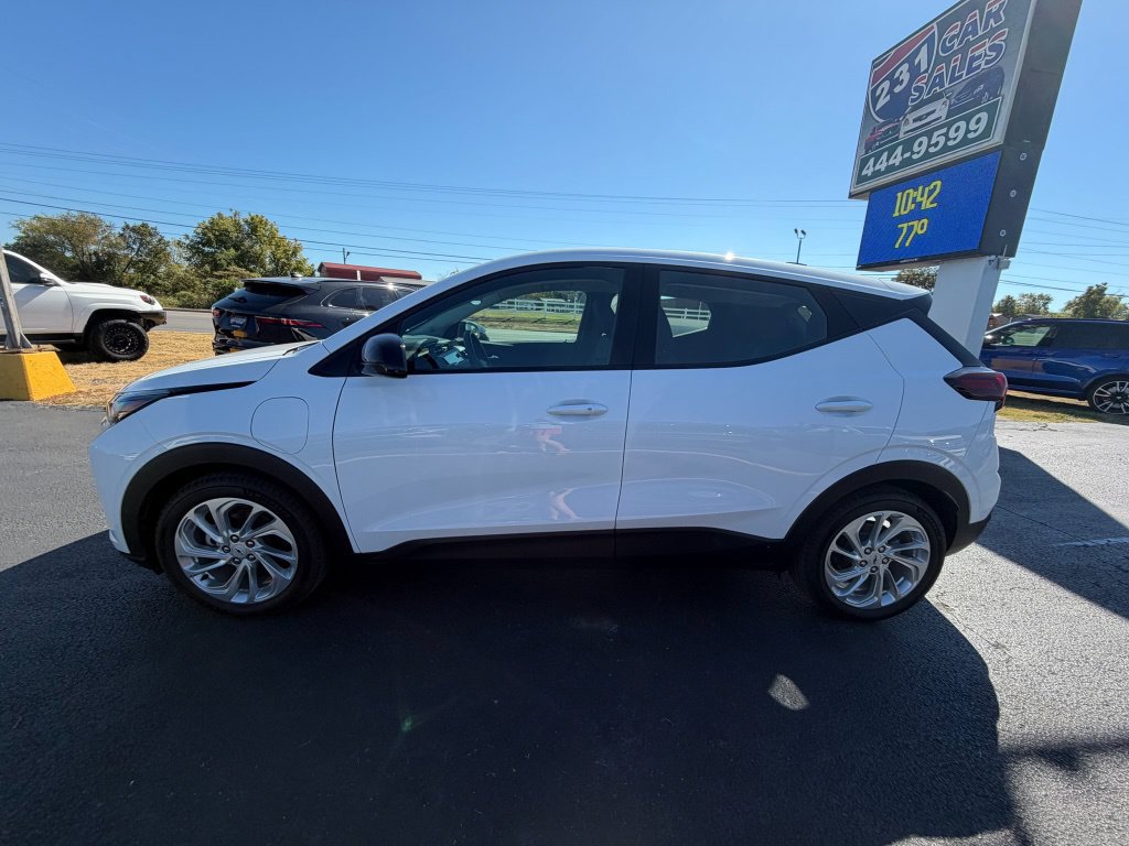 Used 2027 Chevrolet Bolt LT FWD image 6