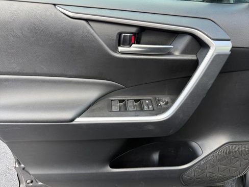 Certified 2025 Toyota RAV4 XLE FWD image 26