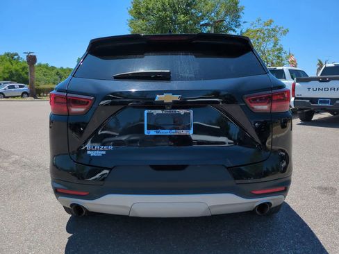 Used 2025 Chevrolet Blazer LT FWD image 5