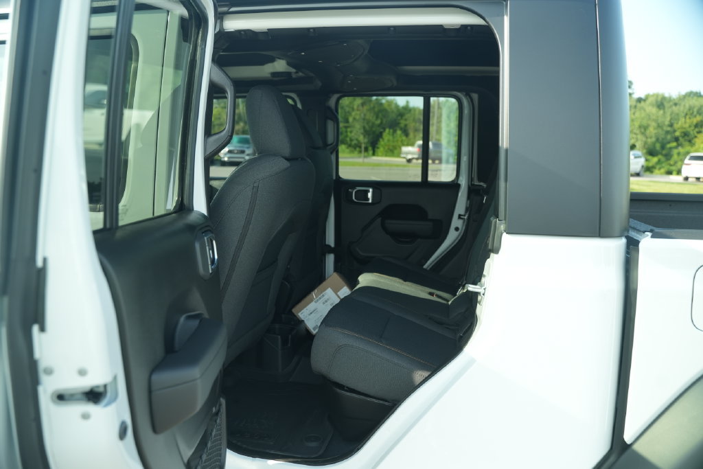 New 2026 Jeep Gladiator Sport AWD/4WD image 13