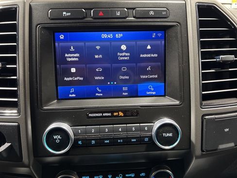 Used 2021 Ford Expedition XLT image 30