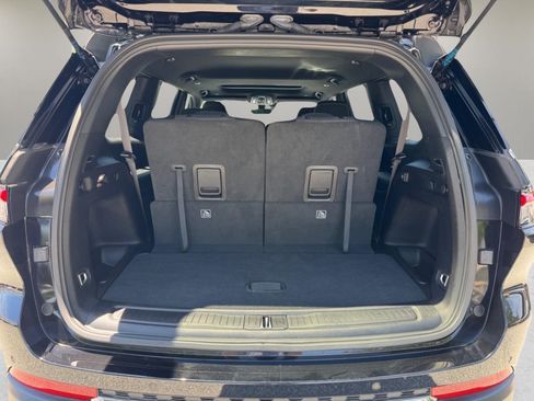 Used 2025 Jeep Grand Cherokee L Laredo RWD image 10