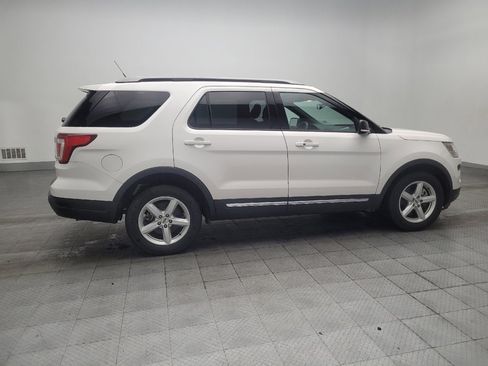 Used 2019 Ford Explorer XLT w/ Equipment Group 202A FWD image 10