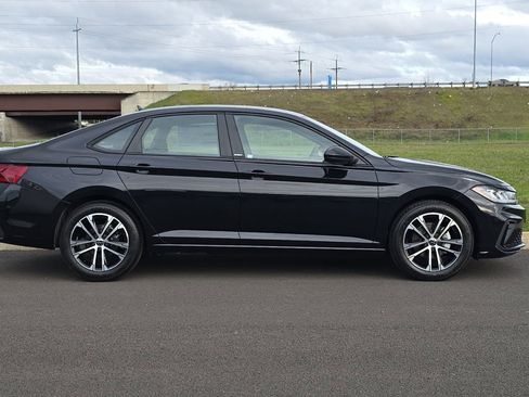 New 2026 Volkswagen Jetta Sport image 2