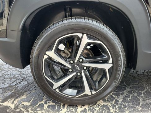 Used 2022 Chevrolet TrailBlazer RS w/ Sun and Liftgate Package FWD image 5