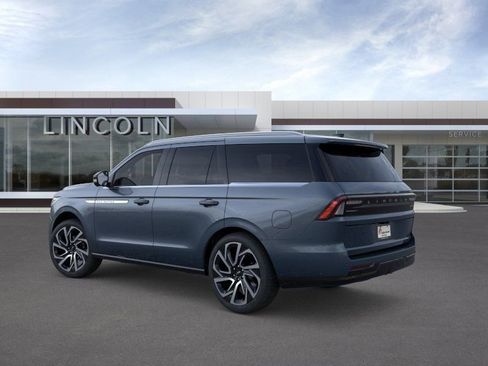 New 2026 Lincoln Navigator Reserve AWD/4WD image 4