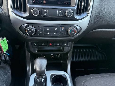 Used 2022 Chevrolet Colorado LT w/ Fleet Safety Package RWD image 32