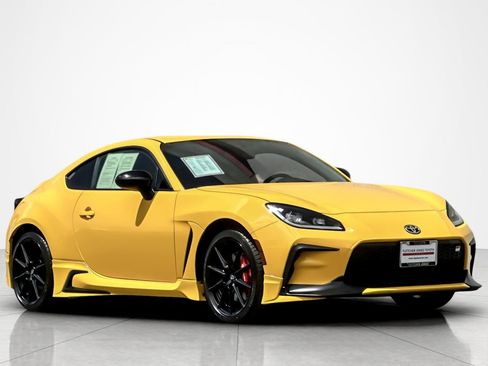 Certified 2026 Toyota GR86 YUZU Limited RWD image 7
