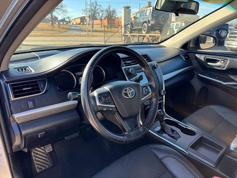 Used 2017 Toyota Camry SE FWD image 10