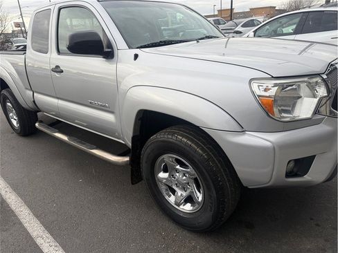 Used 2012 Toyota Tacoma 4x4 Access Cab V6 w/ SR5 Pkg image 46