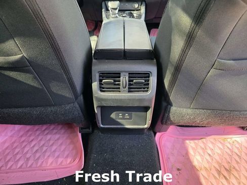 Used 2022 Nissan Rogue SV image 9