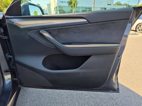Used 2023 Tesla Model Y Long Range AWD/4WD image 35