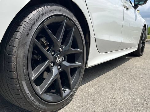Used 2023 Honda Civic Sport image 12