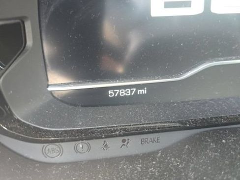 Used 2023 GMC Yukon XL Denali Ultimate AWD/4WD image 6