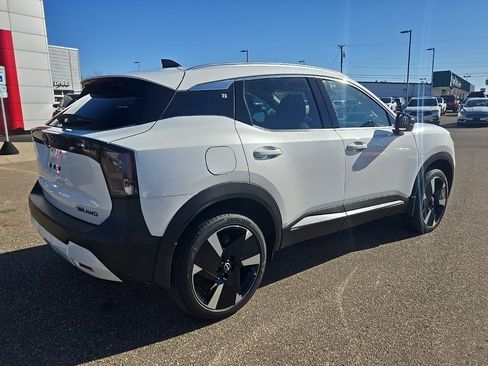 New 2026 Nissan Kicks SR image 7