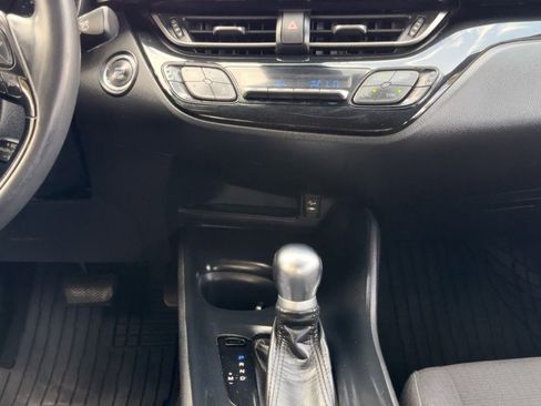 Used 2018 Toyota C-HR XLE FWD image 23