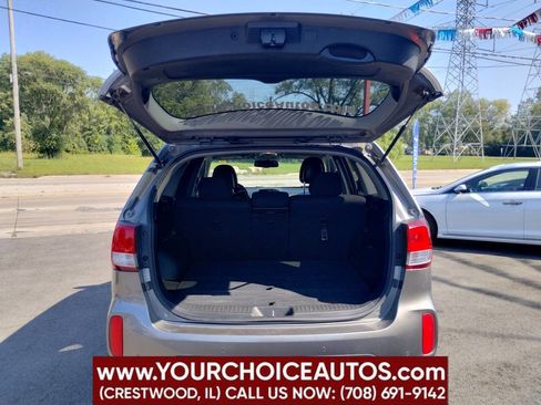 Used 2014 Kia Sorento LX image 11