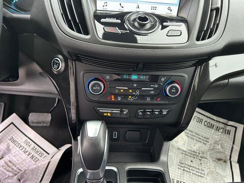 Used 2019 Ford Escape Titanium image 19