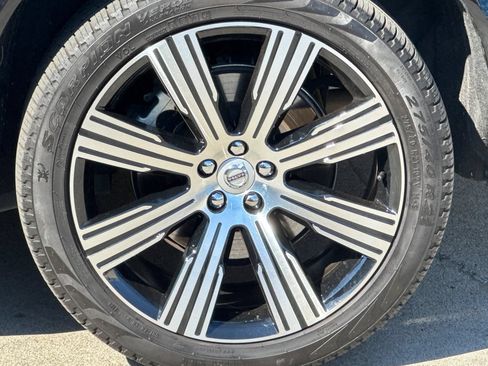 Certified 2024 Volvo XC90 B6 Ultimate AWD/4WD image 12