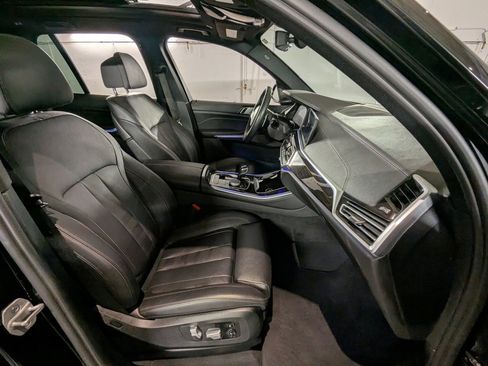 Used 2021 BMW X5 xDrive40i w/ M Sport Package image 29