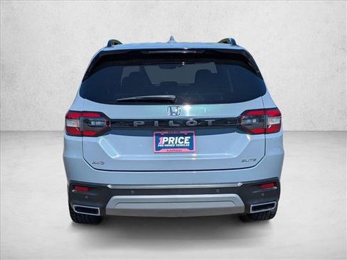 Used 2023 Honda Pilot Elite image 7