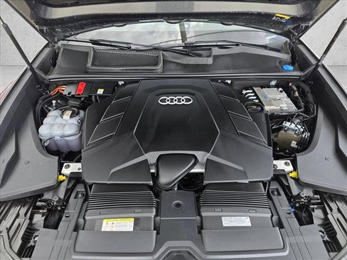 Used 2021 Audi Q8 Premium Plus AWD/4WD image 27