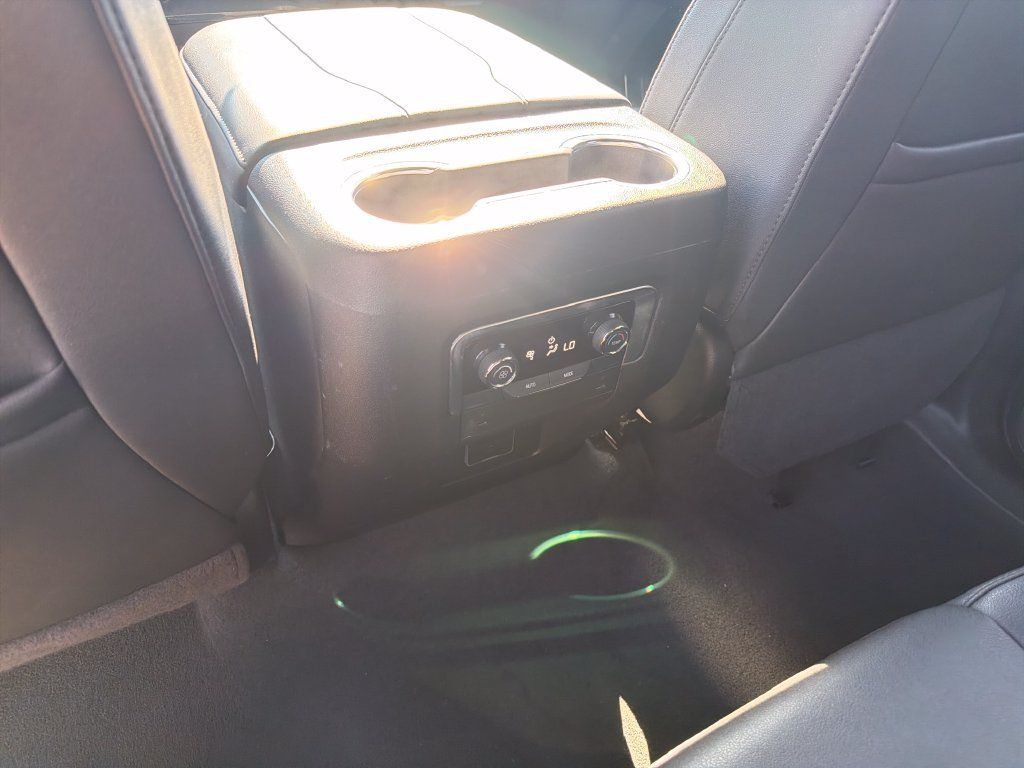 Used 2025 Chevrolet Tahoe Z71 AWD/4WD image 32