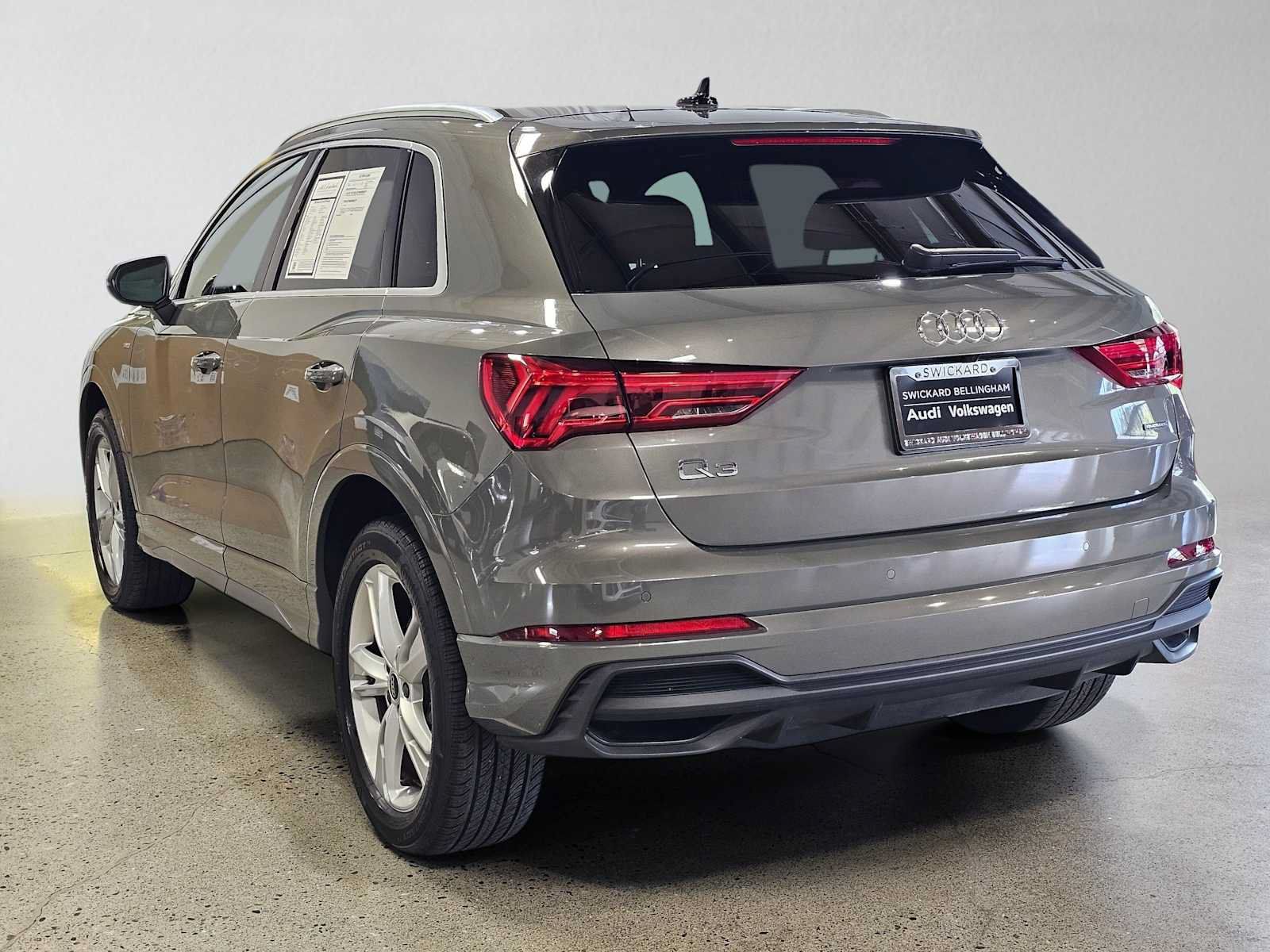 Used 2024 Audi Q3 2.0T Premium w/ Convenience Package AWD/4WD image 5