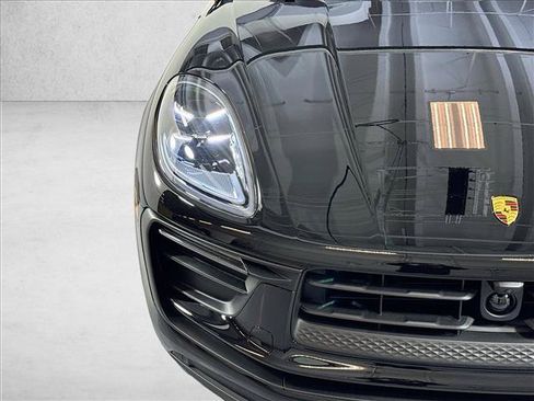 Used 2026 Porsche Macan AWD/4WD image 27