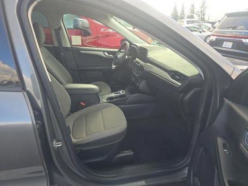 Used 2021 Ford Escape SE w/ SE Sport Appearance Package image 8