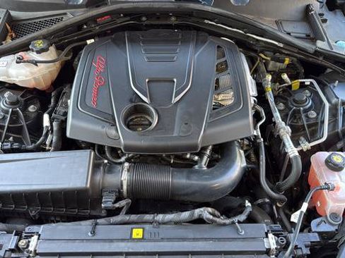 Used 2022 Alfa Romeo Giulia Veloce RWD image 27