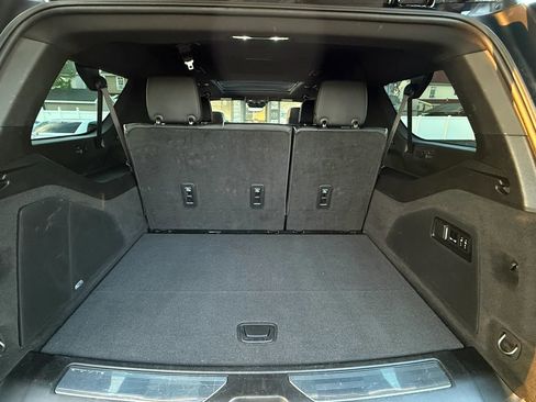 Used 2023 Cadillac Escalade ESV Premium Luxury image 13