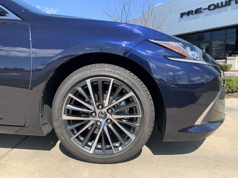 Certified 2025 Lexus ES 350 w/ Premium Package image 13