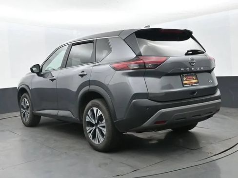 Used 2023 Nissan Rogue SV FWD image 9