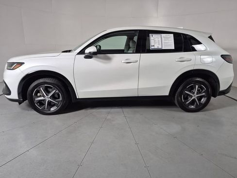 Used 2023 Honda HR-V EX-L image 2