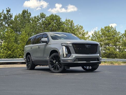 Used 2026 Cadillac Escalade Platinum Sport w/ LPO, Floor Liner Package AWD/4WD image 2